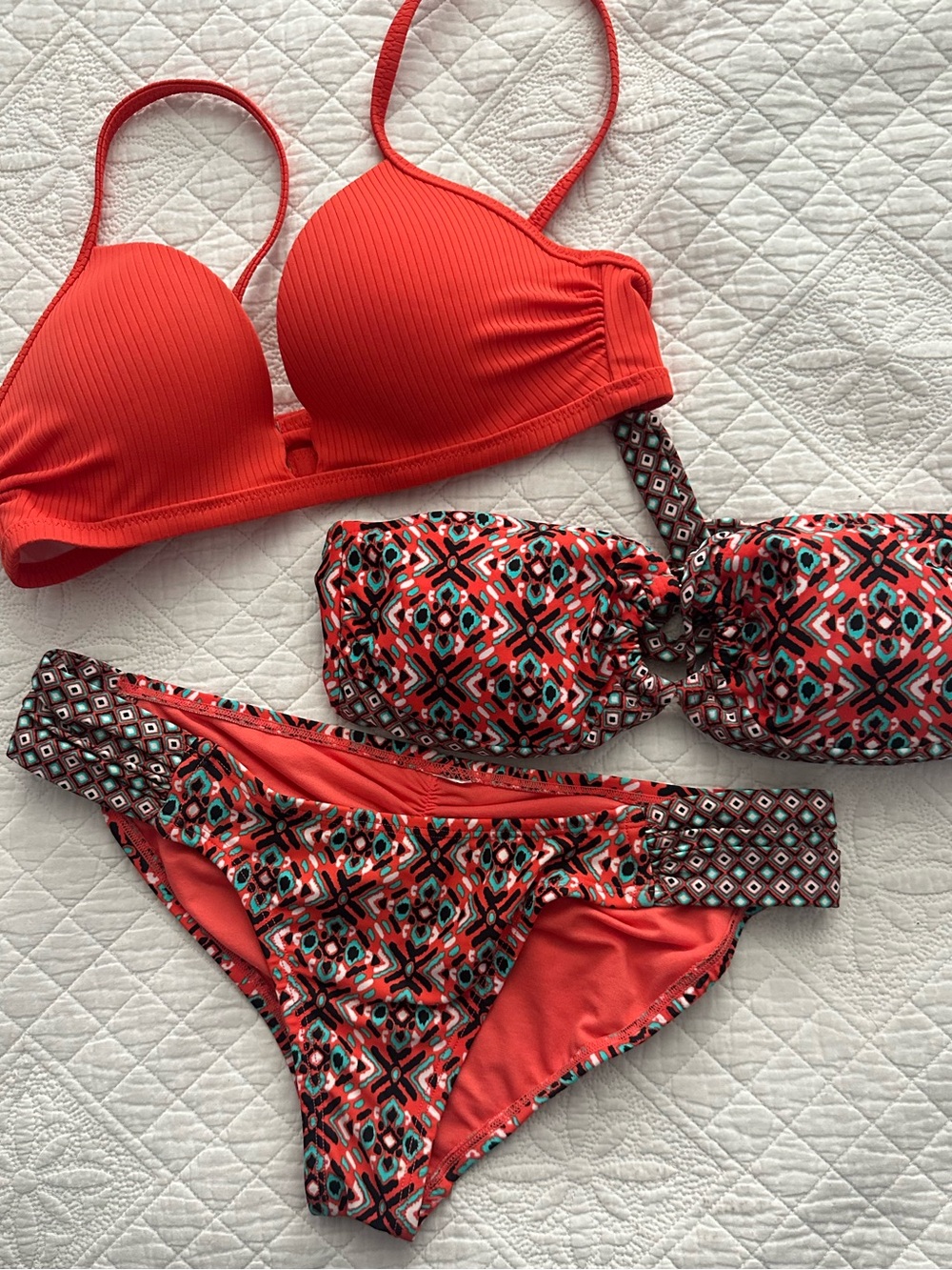 Shade Shore Bikini Top Size 32B w/ Coordinating Patterned Bikini Size Medium